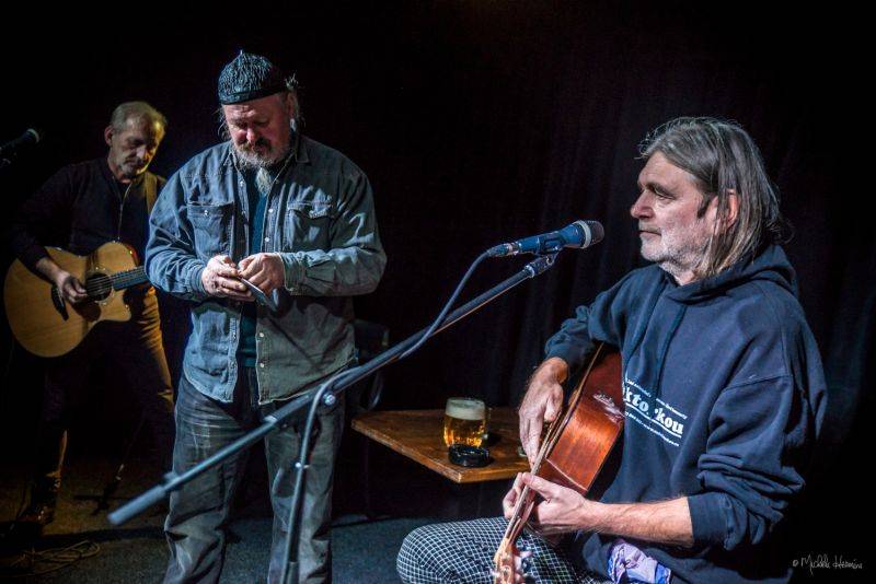 Kníže pornofolku Záviš přivítal na svém koncertě Františka Černého z Čechomoru