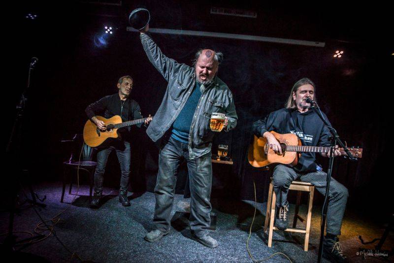 Kníže pornofolku Záviš přivítal na svém koncertě Františka Černého z Čechomoru