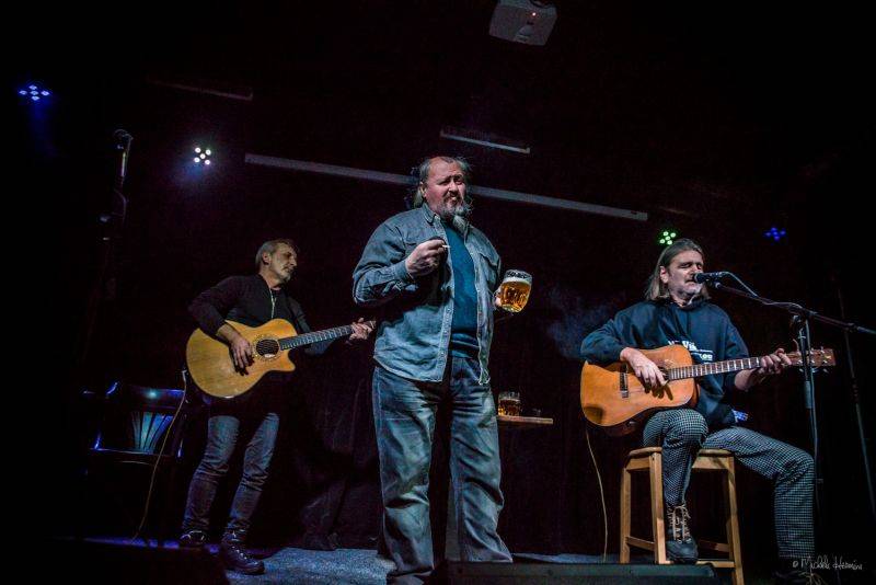 Kníže pornofolku Záviš přivítal na svém koncertě Františka Černého z Čechomoru