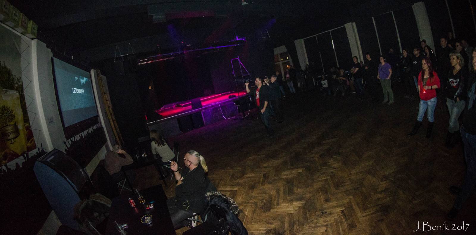 Traktor pokřtil v pražské Chmelnici svůj nejnovější pochmurný videoklip Letokruhy