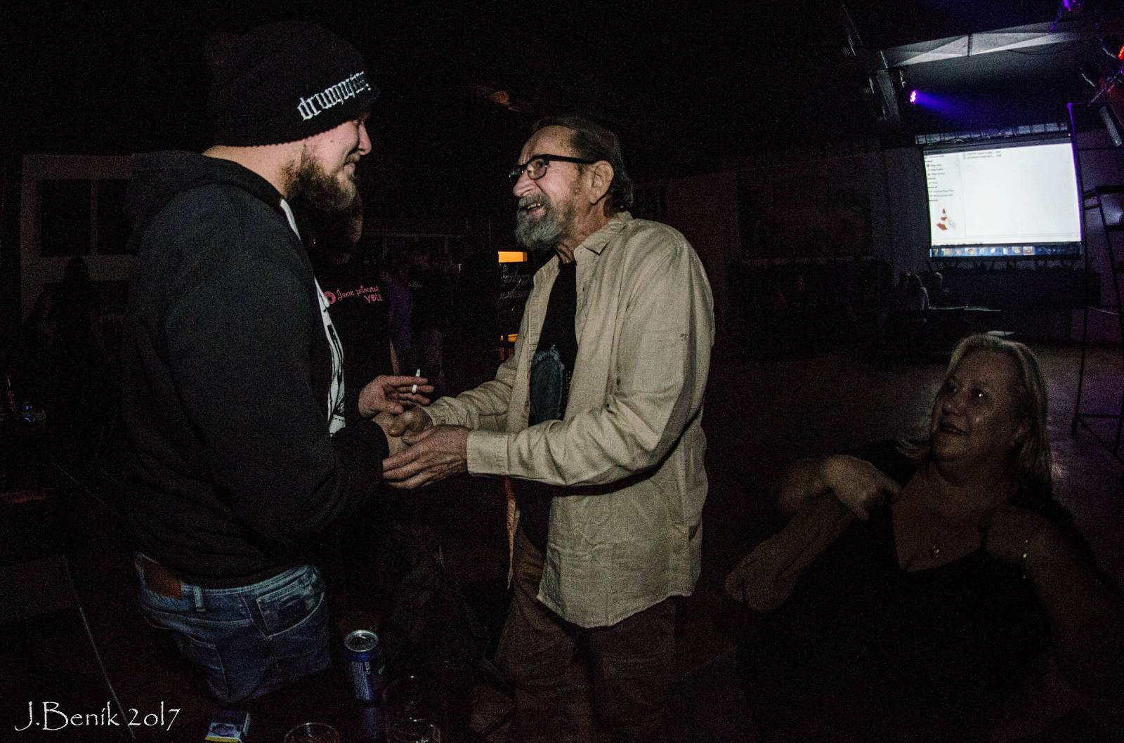 Traktor pokřtil v pražské Chmelnici svůj nejnovější pochmurný videoklip Letokruhy