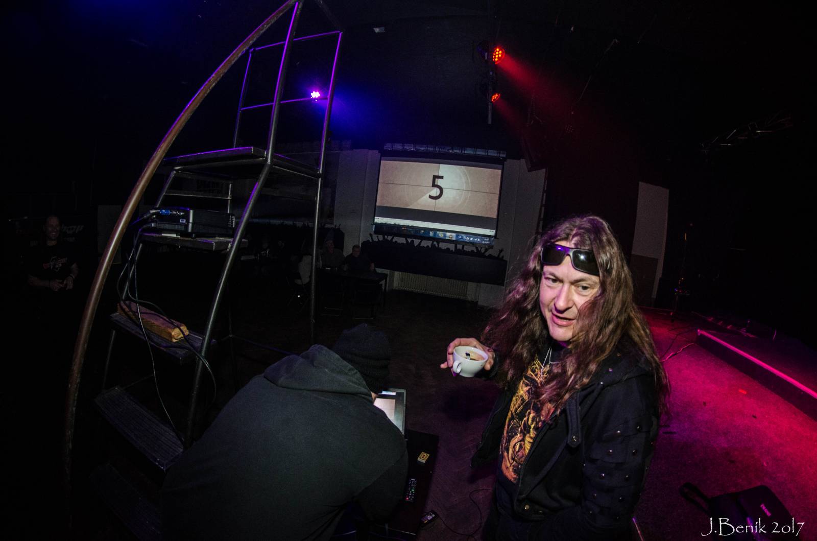 Traktor pokřtil v pražské Chmelnici svůj nejnovější pochmurný videoklip Letokruhy