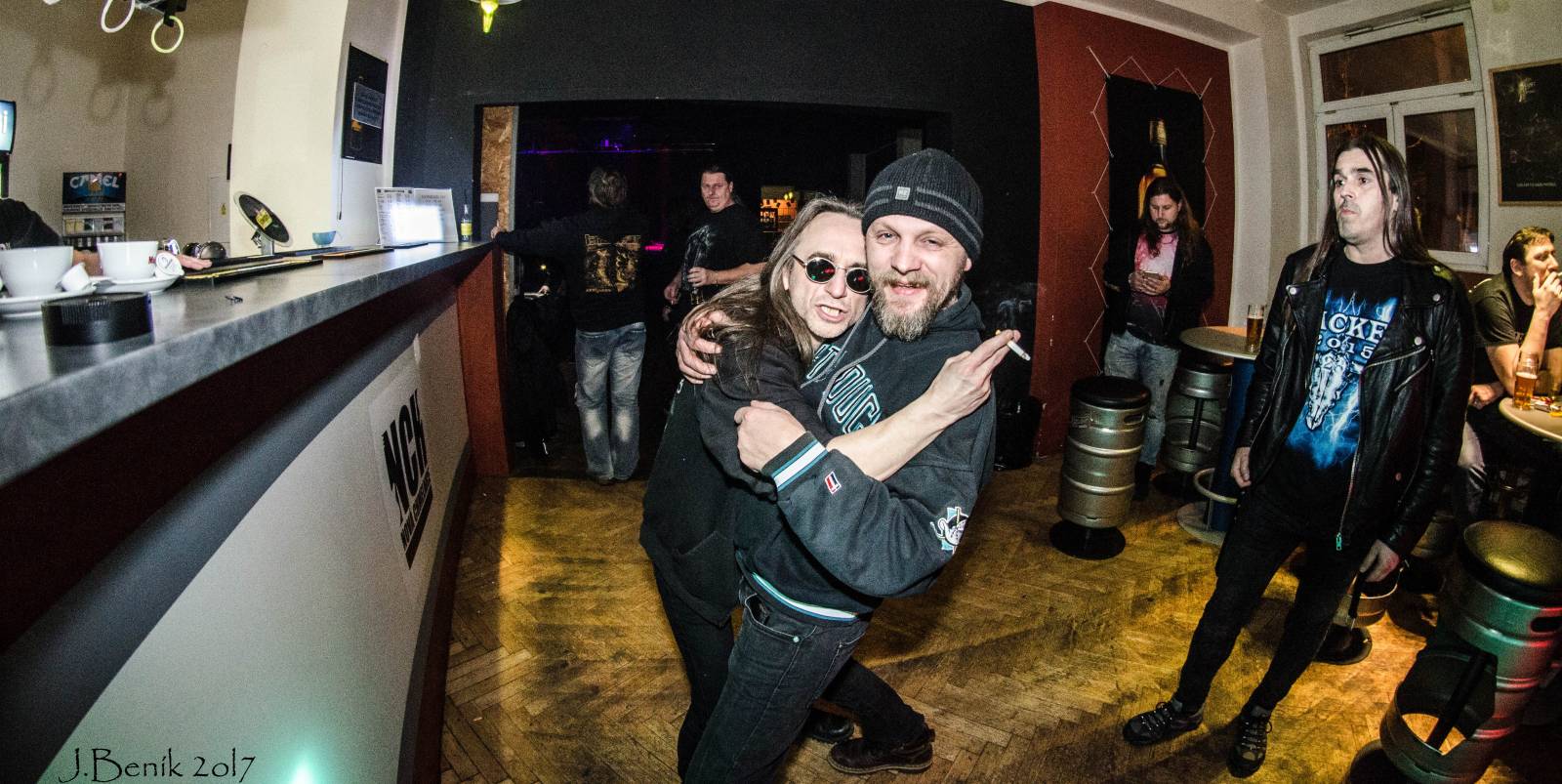 Traktor pokřtil v pražské Chmelnici svůj nejnovější pochmurný videoklip Letokruhy