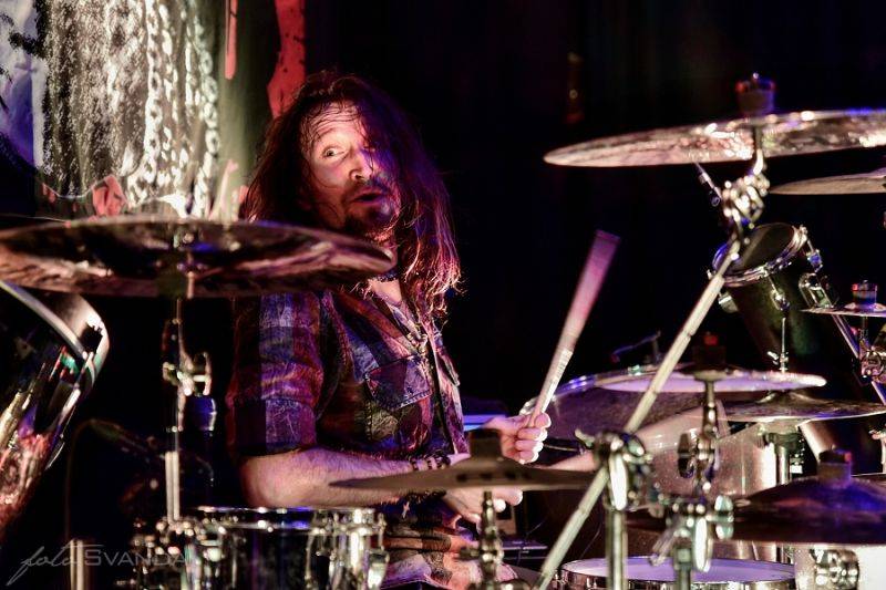 Démon za bicími Miloš Meier předvedl bubenický syndrom v Moravských Budějovicích