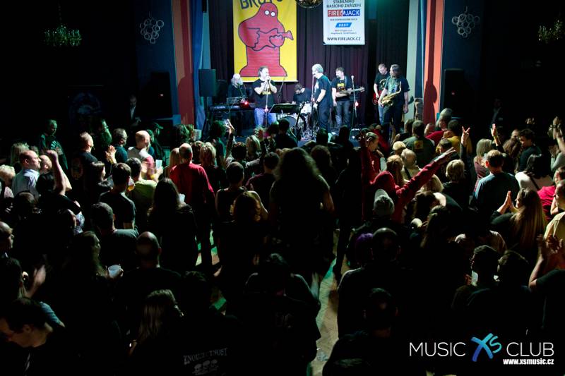 Brutus v Chomutově: Legenda bigbítu zaplnila Music XS club