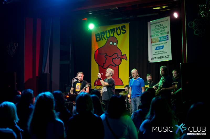 Brutus v Chomutově: Legenda bigbítu zaplnila Music XS club
