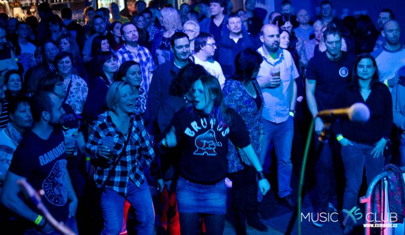 Brutus v Chomutově: Legenda bigbítu zaplnila Music XS club