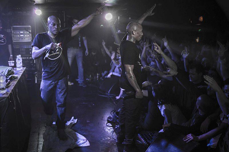 Onyx v Rock Café svlékali bundy: Prahu rozhoupal drsný rap z New Yorku