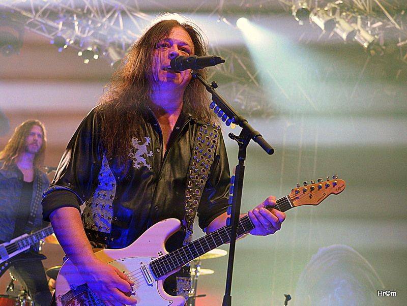 HammerFall ve Zlíně: Halu Euronics rozduněla metalová kladiva