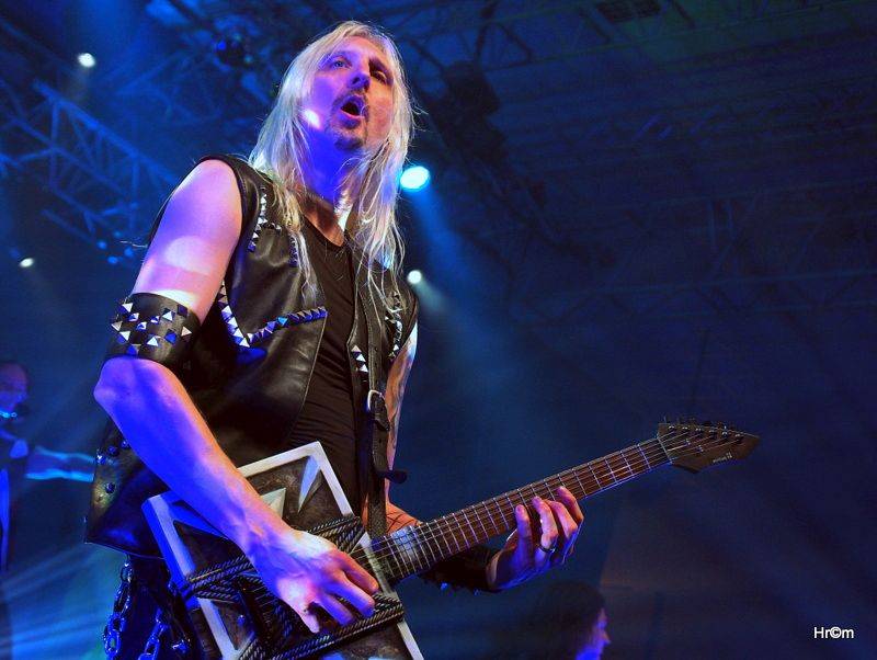 HammerFall ve Zlíně: Halu Euronics rozduněla metalová kladiva