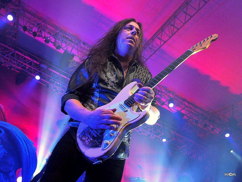 HammerFall ve Zlíně: Halu Euronics rozduněla metalová kladiva