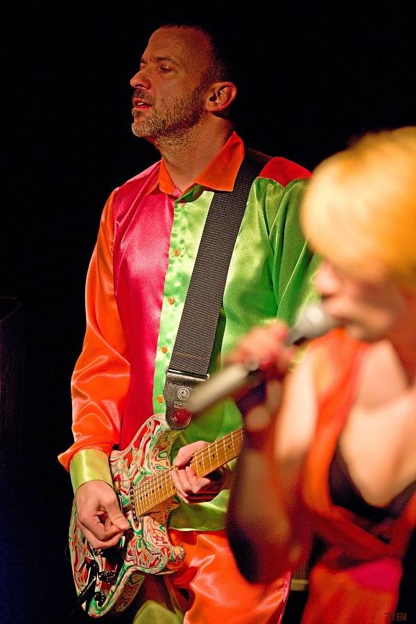 Monkey Business s novou stálou zpěvačkou Terezou Černochovou roztančili českokrumlovskou Fabričku