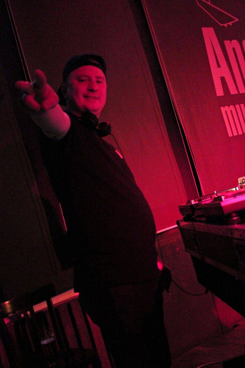 If přivezli do Plzně novou desku Stop Play