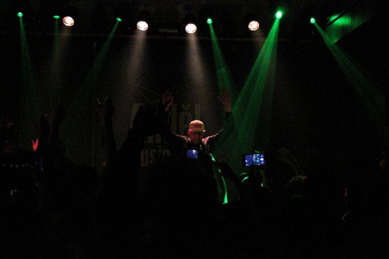 If přivezli do Plzně novou desku Stop Play