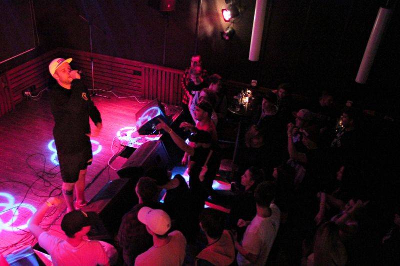 If přivezli do Plzně novou desku Stop Play