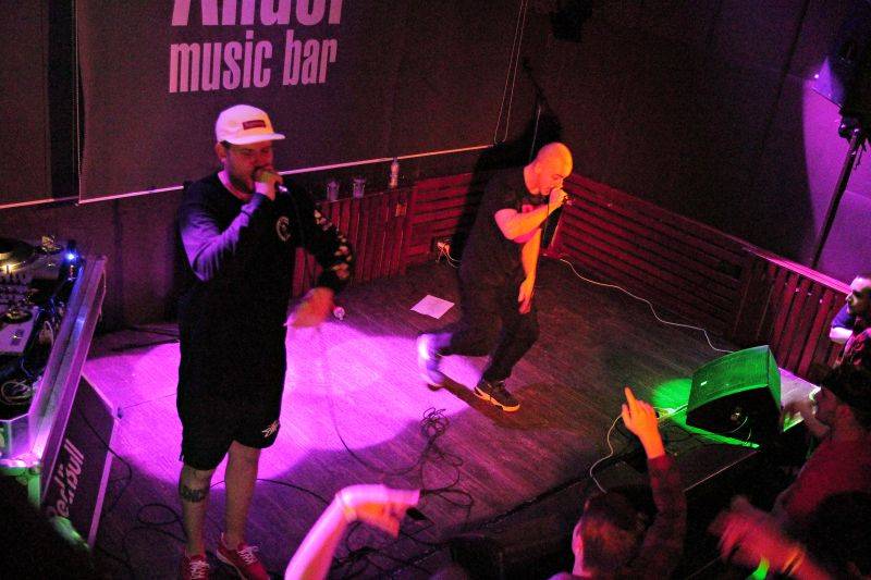 If přivezli do Plzně novou desku Stop Play