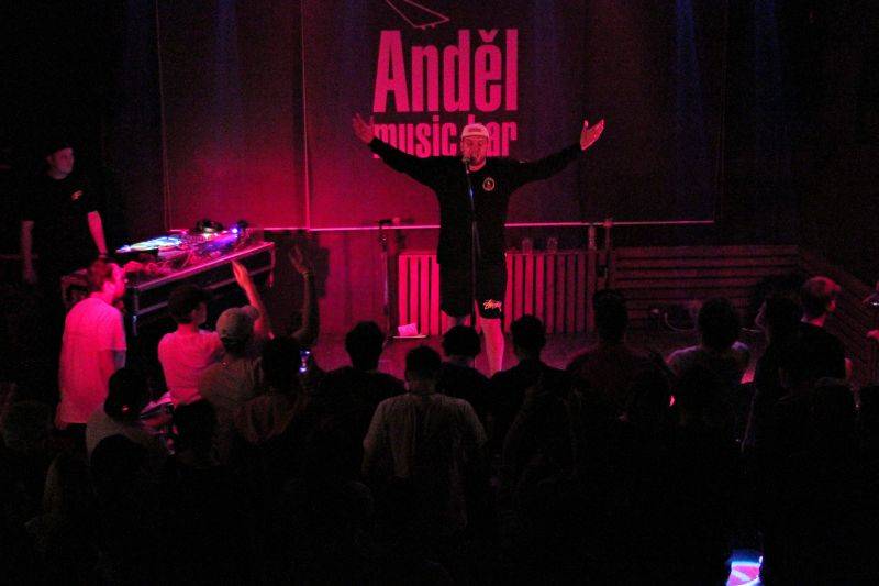 If přivezli do Plzně novou desku Stop Play