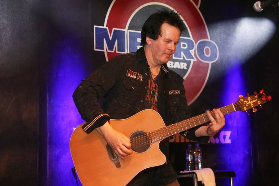 Eric Martin z Mr. Big bavil v Brně fanoušky svou bezprostředností