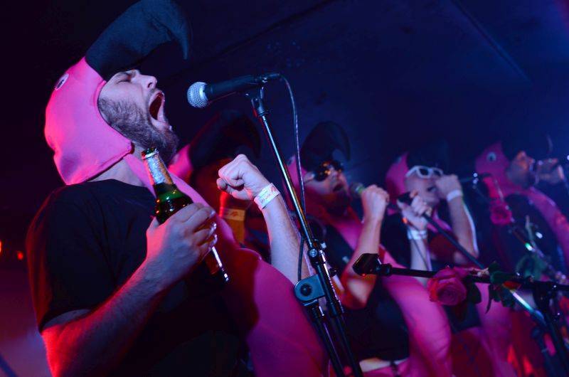 Buzeranti se na Valentýna sešli v Rock Café! Zahráli i Vagyny Dy Praga