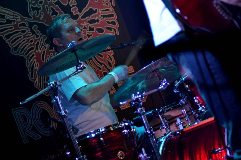 Buzeranti se na Valentýna sešli v Rock Café! Zahráli i Vagyny Dy Praga