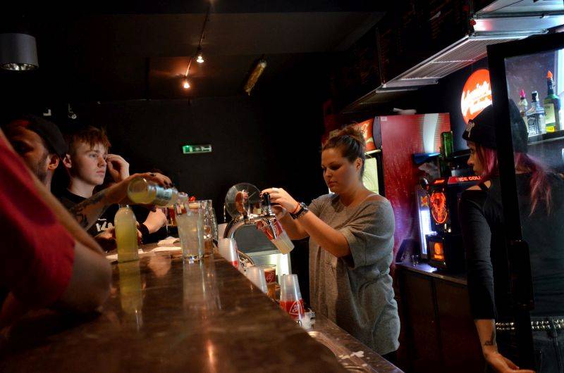 Buzeranti se na Valentýna sešli v Rock Café! Zahráli i Vagyny Dy Praga