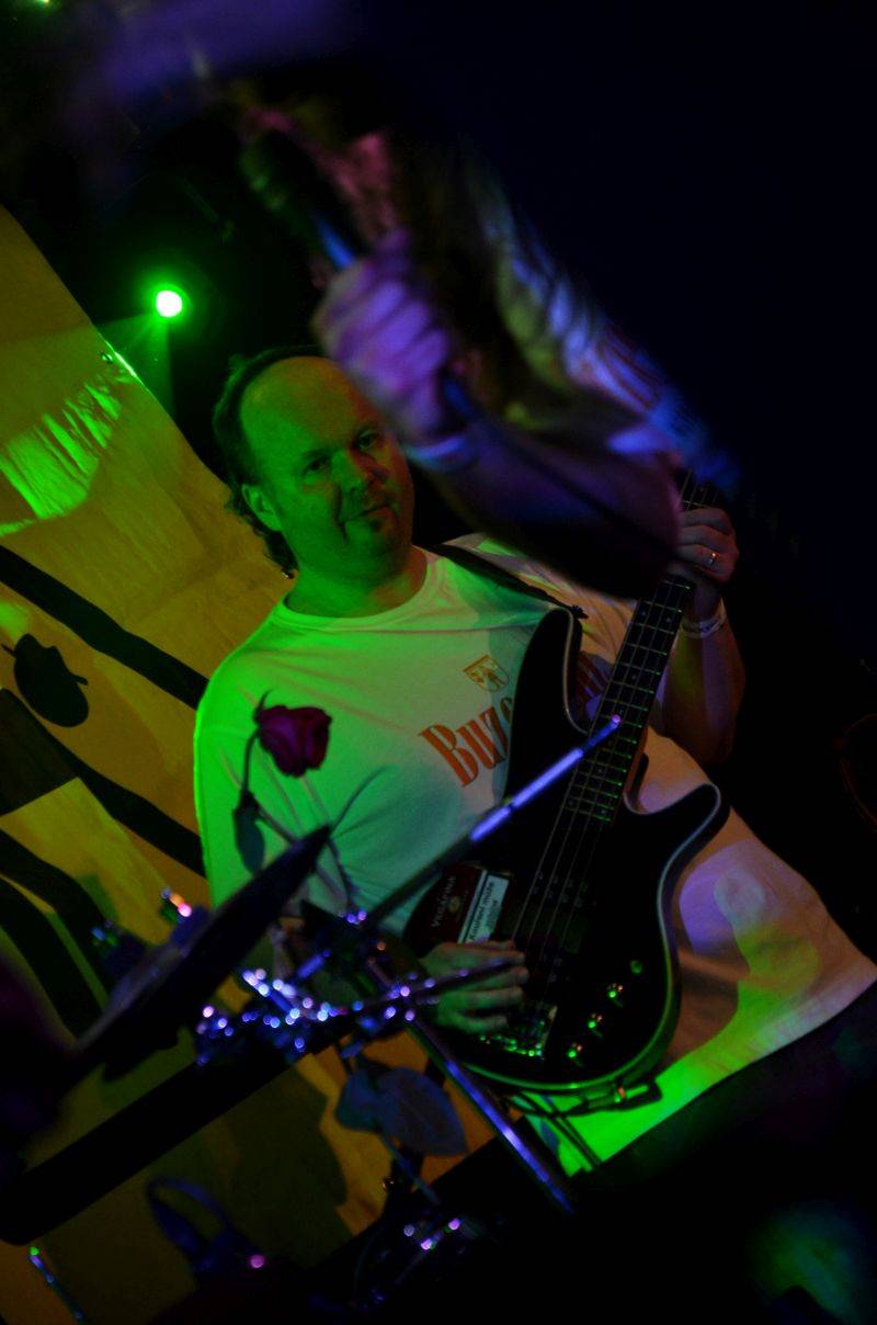 Buzeranti se na Valentýna sešli v Rock Café! Zahráli i Vagyny Dy Praga