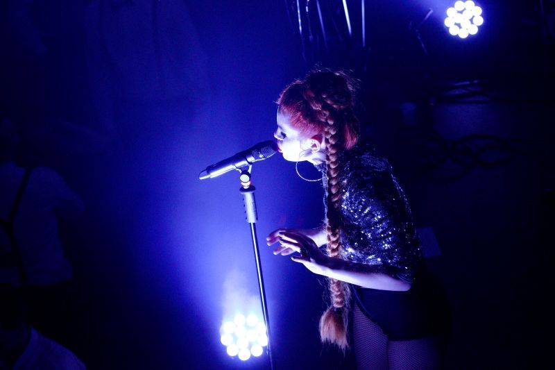 Mydy Rabycad roztančili Plzeň: Peklo ovládly kšandy a peříčka v rytmu swingu