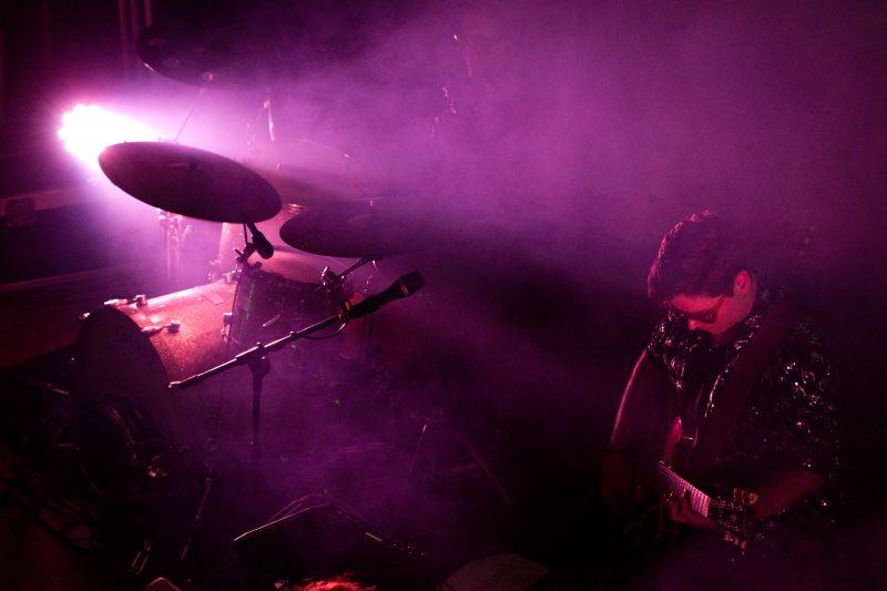 Mydy Rabycad roztančili Plzeň: Peklo ovládly kšandy a peříčka v rytmu swingu