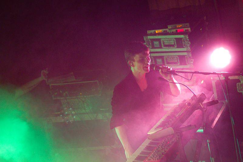 Mydy Rabycad roztančili Plzeň: Peklo ovládly kšandy a peříčka v rytmu swingu