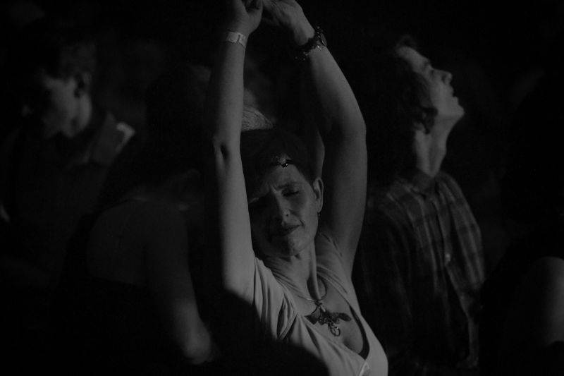 Mydy Rabycad roztančili Plzeň: Peklo ovládly kšandy a peříčka v rytmu swingu