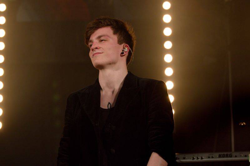 Mydy Rabycad roztančili Plzeň: Peklo ovládly kšandy a peříčka v rytmu swingu