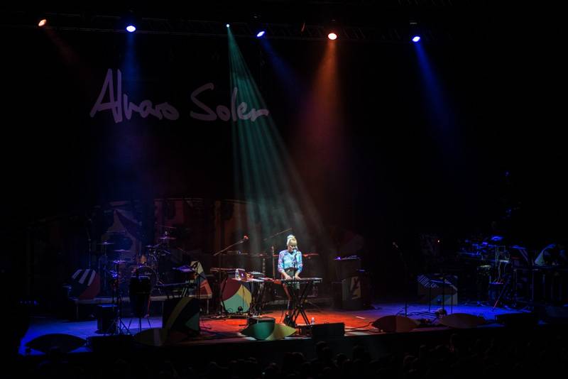 Alvaro Soler hned napoprvé vyprodal koncert v Praze, přivezl i Sofii