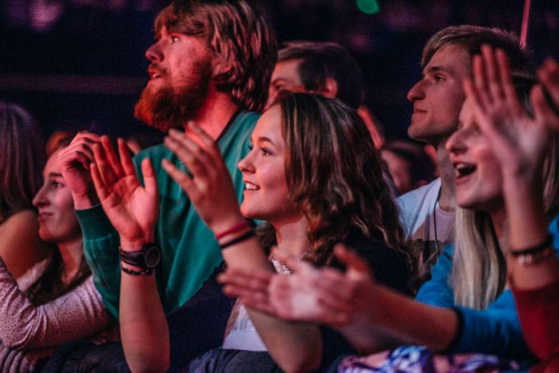 Alvaro Soler hned napoprvé vyprodal koncert v Praze, přivezl i Sofii