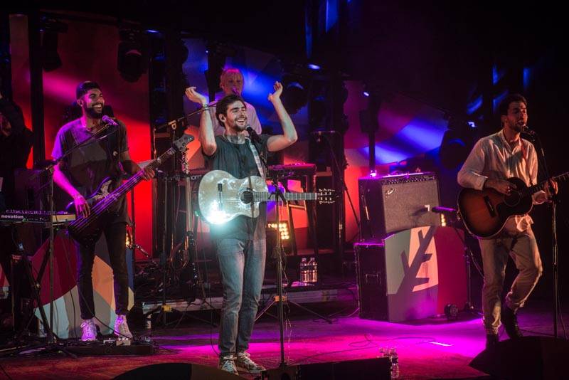 Alvaro Soler hned napoprvé vyprodal koncert v Praze, přivezl i Sofii