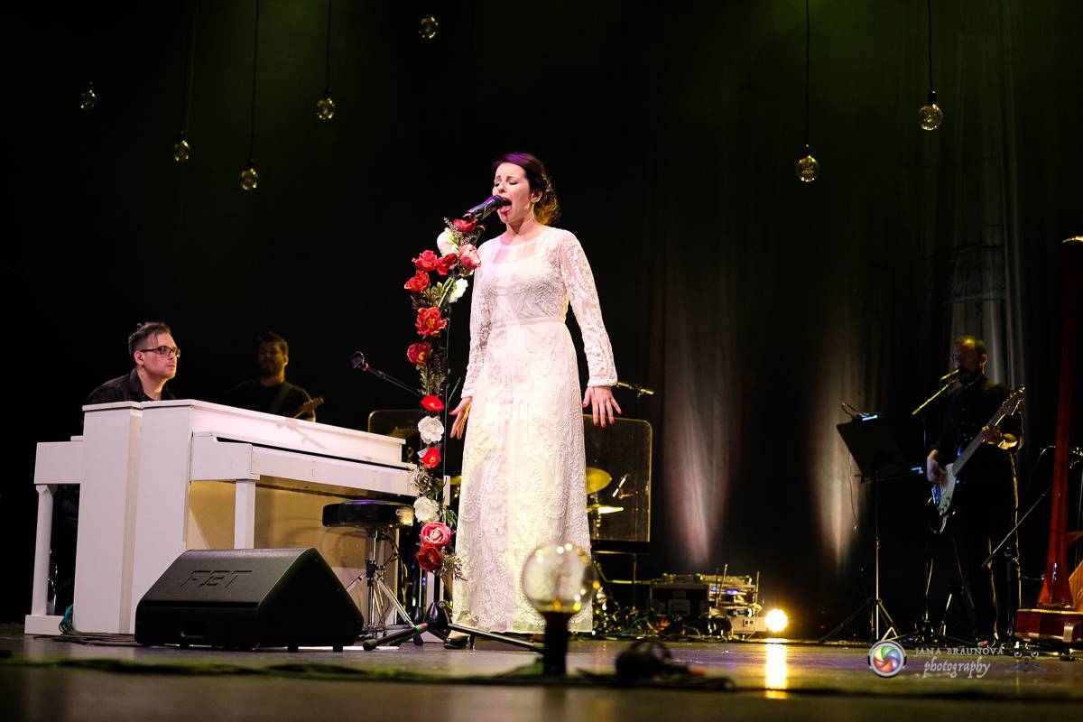 Katarína Knechtová zpívala pražské Hybernii: 