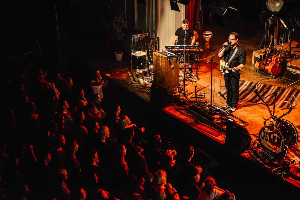 Jelen v Pekle: Plzeňané zpívali hity z alba Vlčí srdce