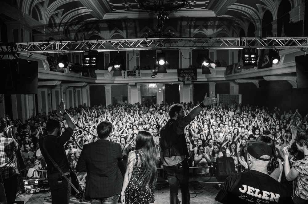 Jelen v Pekle: Plzeňané zpívali hity z alba Vlčí srdce