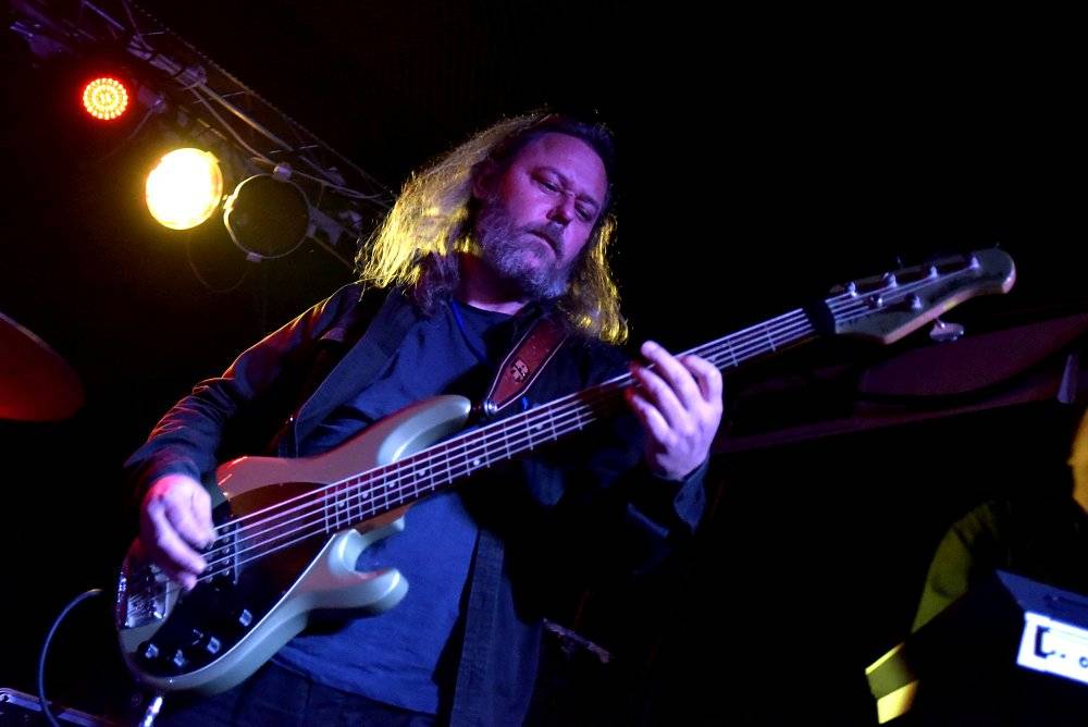 Neil Zaza, spoluhráč Stevea Vaie a Joea Satrianiho, zahrál v Praze