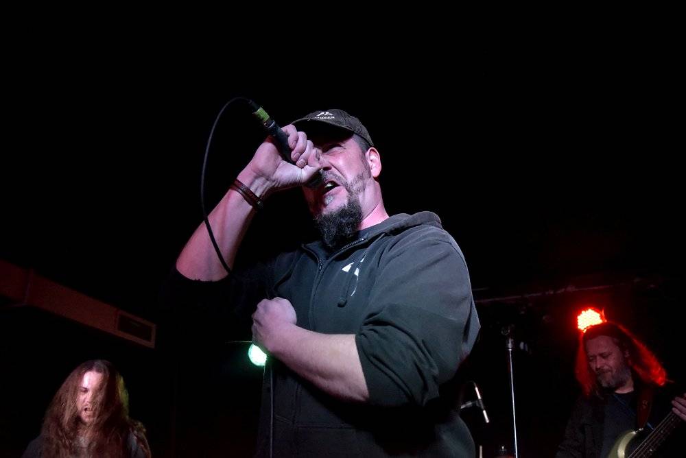 Neil Zaza, spoluhráč Stevea Vaie a Joea Satrianiho, zahrál v Praze