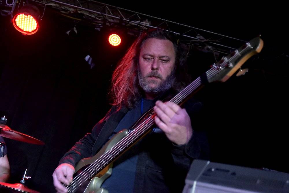 Neil Zaza, spoluhráč Stevea Vaie a Joea Satrianiho, zahrál v Praze