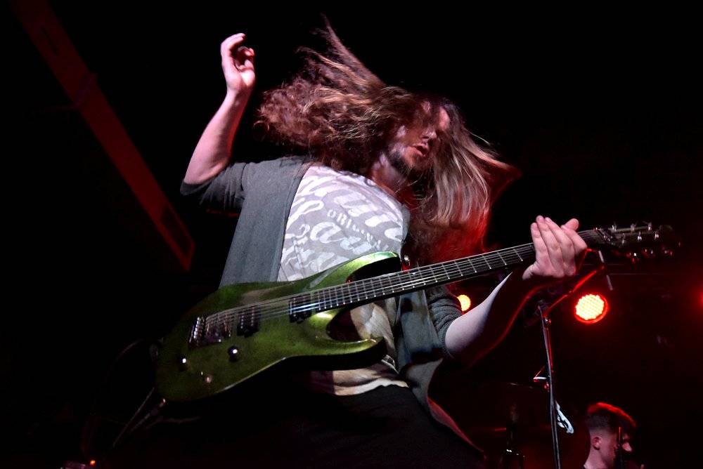 Neil Zaza, spoluhráč Stevea Vaie a Joea Satrianiho, zahrál v Praze