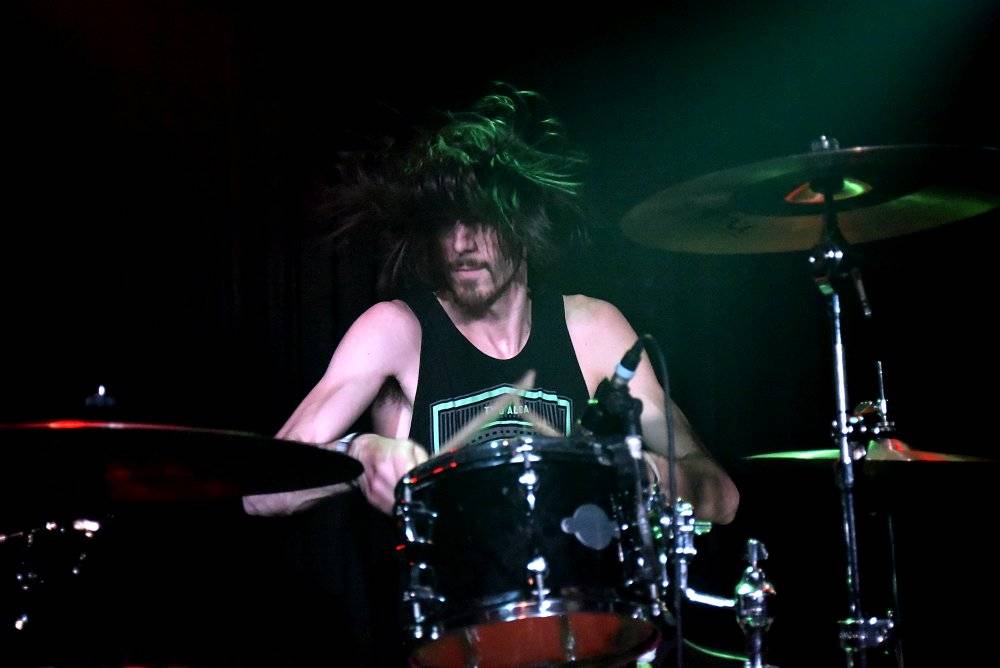 Neil Zaza, spoluhráč Stevea Vaie a Joea Satrianiho, zahrál v Praze