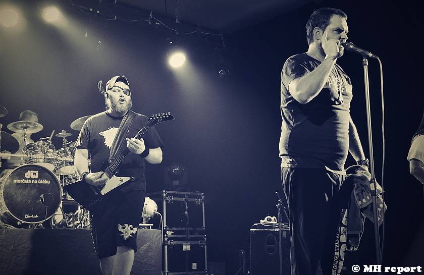 Komunál a Morčata na útěku rozjeli zábavu v plzeňské Šeříkovce na plné obrátky