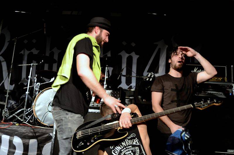 Správní chlapi Rybičky 48 a Imodium vyprodávají hudební kluby