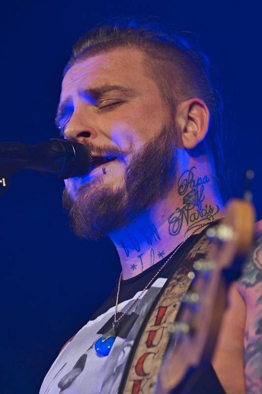 Správní chlapi Rybičky 48 a Imodium vyprodávají hudební kluby