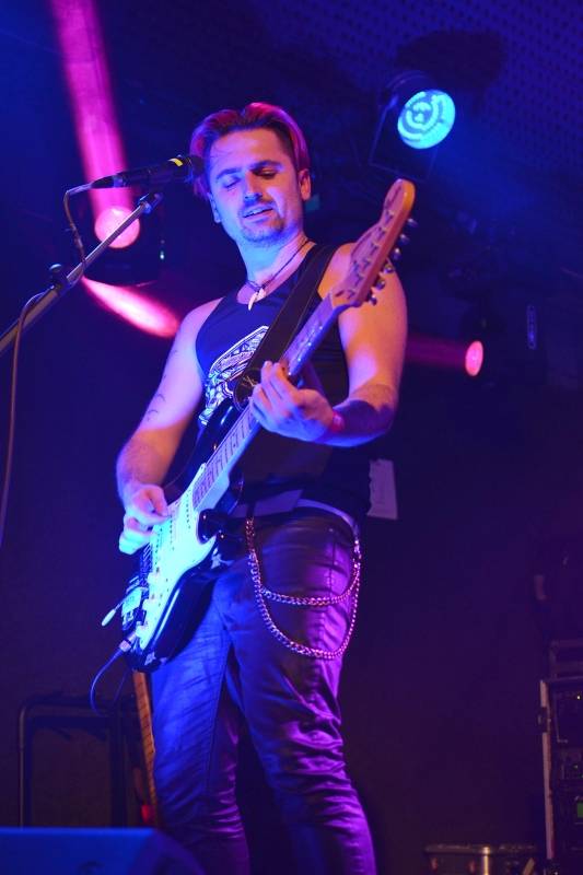 Správní chlapi Rybičky 48 a Imodium vyprodávají hudební kluby