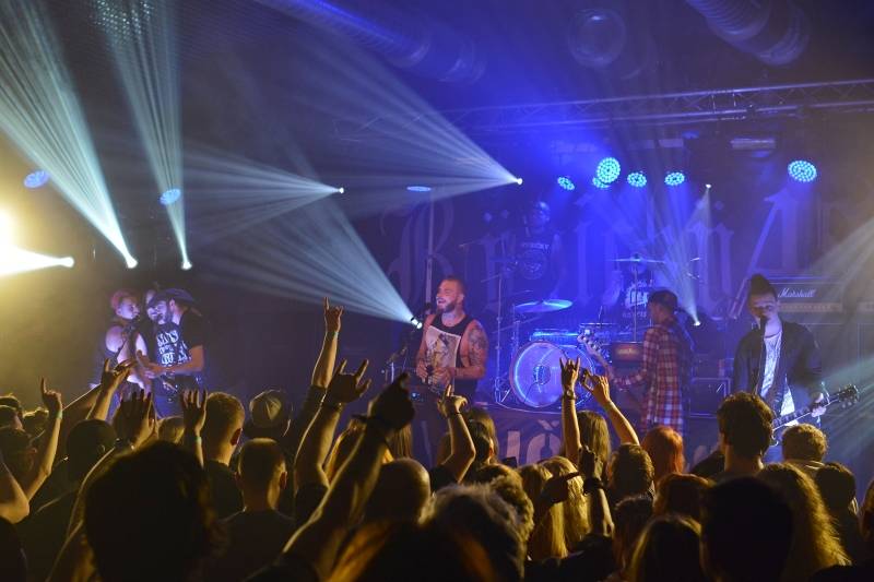 Správní chlapi Rybičky 48 a Imodium vyprodávají hudební kluby