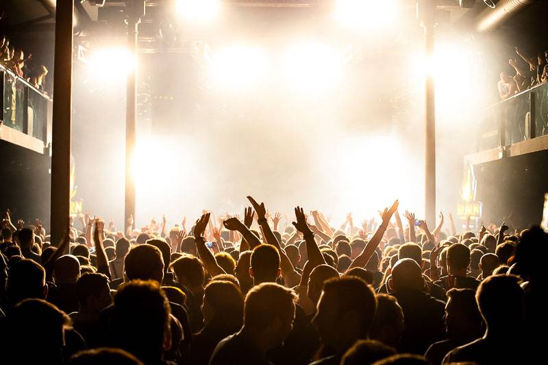 Paul Van Dyk je po úrazu zase ve formě, dokázal to v pražském SaSaZu