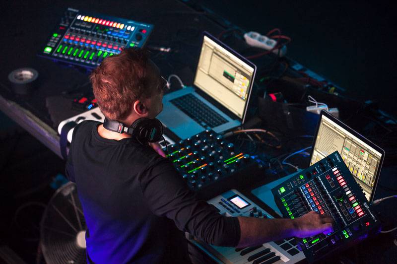 Paul Van Dyk je po úrazu zase ve formě, dokázal to v pražském SaSaZu