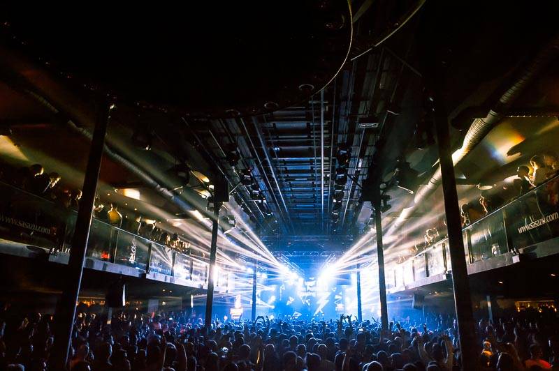 Paul Van Dyk je po úrazu zase ve formě, dokázal to v pražském SaSaZu